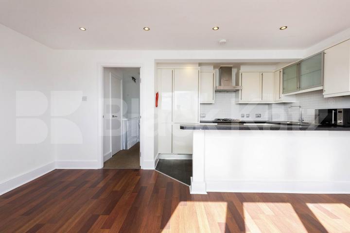 Beautiful three double bedroom flat set in a period conversion mins to tube Marlborough Road, Upper Holloway